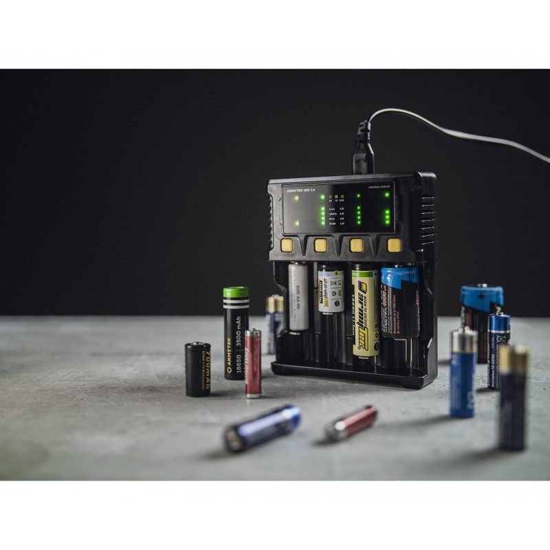 ARMYTEK UNI C4 PLUG TIPO C - CARICABATTERIE UNIVERSALE
